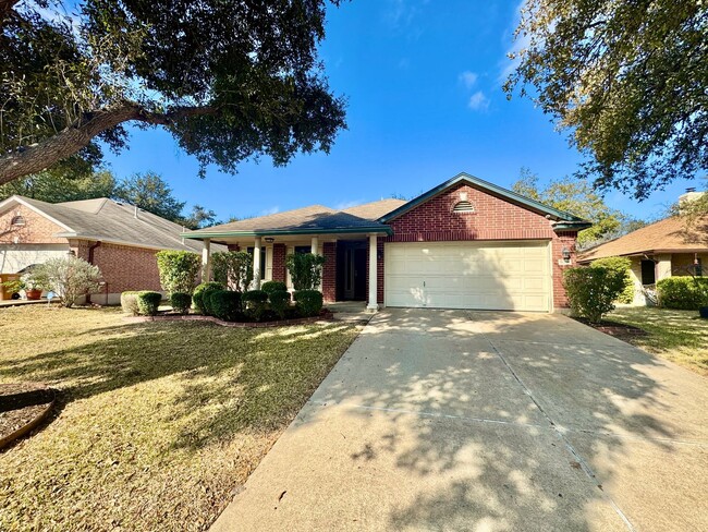 9008 Copano Dr in Austin, TX - Foto de edificio - Building Photo