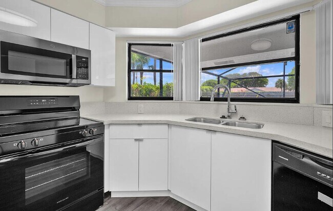 654 West Dr in Delray Beach, FL - Building Photo - Building Photo