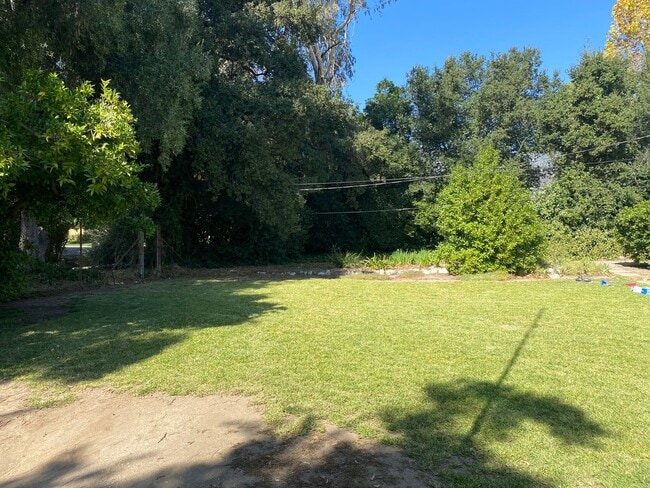 COMING SOON! Beautiful 3 bedroom 2 bathro in La Cañada Flintridge, CA - Building Photo - Building Photo