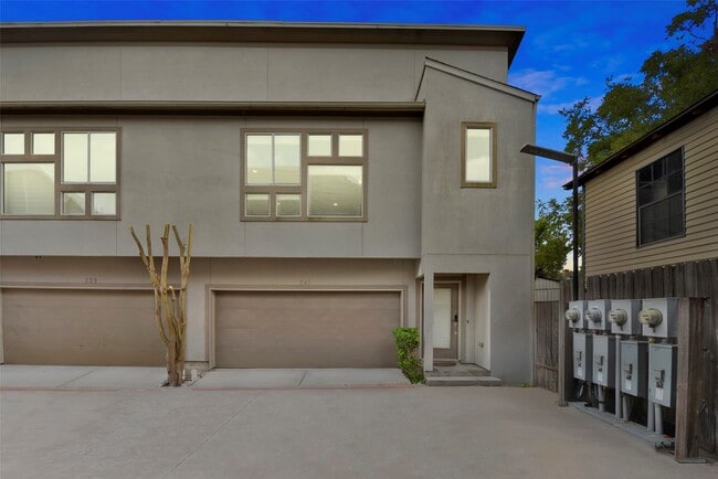 241 N Lenox St in Houston, TX - Building Photo - Building Photo