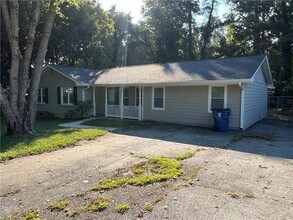 420 Lockridge Ln in Lawrenceville, GA - Building Photo - Building Photo