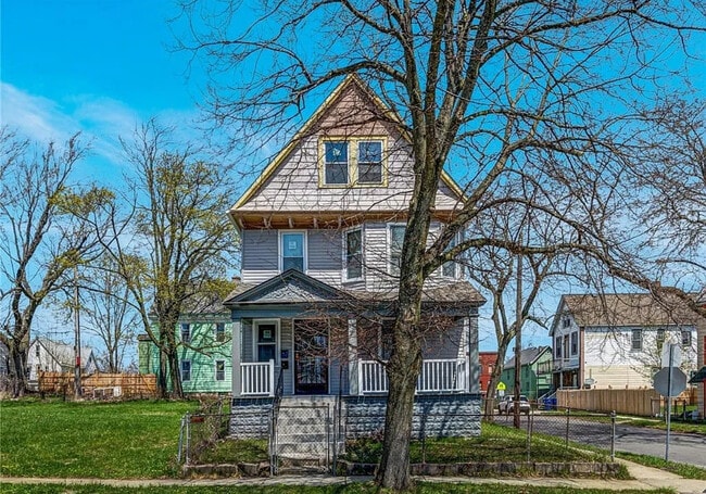 210 Laurel St, Unit Lower