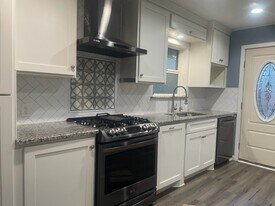 10020 Losa Dr in Dallas, TX - Building Photo