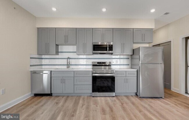 511 Gorgas Ln in Philadelphia, PA - Building Photo - Building Photo