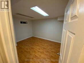 302 Kerswell Dr in Richmond Hill, ON - Building Photo - Building Photo