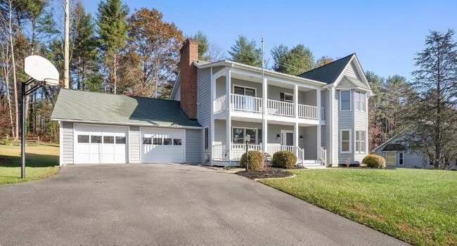 16 Meadows Cir in Arden, NC - Building Photo - Building Photo
