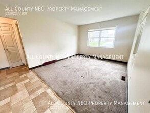 481 Tompkins Ave in Akron, OH - Building Photo - Building Photo