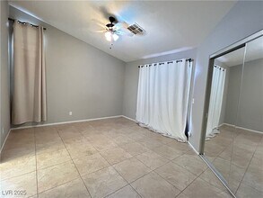 7621 Prairie Corners Dr in Las Vegas, NV - Building Photo - Building Photo
