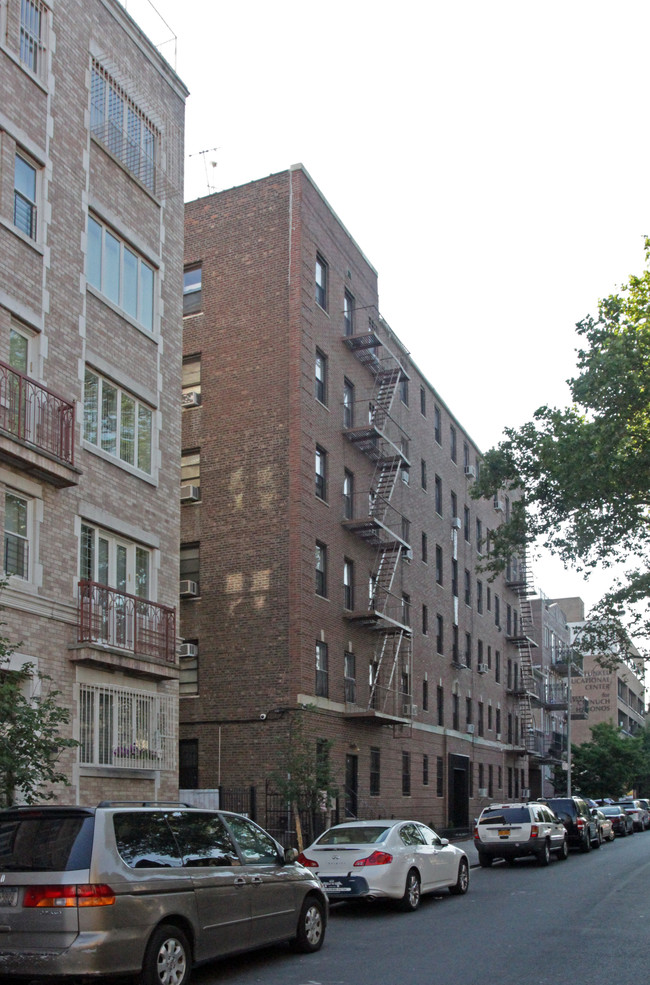 1327 46th St in Brooklyn, NY - Building Photo - Building Photo