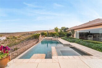 24 Kittansett Loop in Henderson, NV - Building Photo - Building Photo