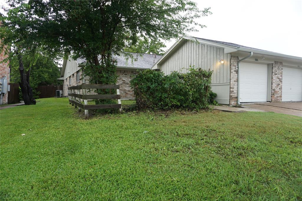 1911 Normal Park Dr-Unit -A in Huntsville, TX - Building Photo