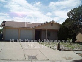 6216 Leslie Pl NE in Albuquerque, NM - Building Photo