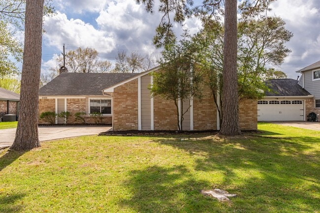 property at 5502 Forest Timbers Dr