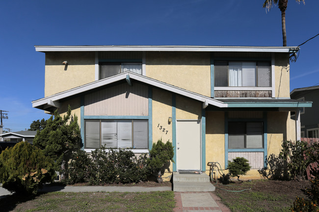 1327 W 168th St in Gardena, CA - Building Photo - Building Photo