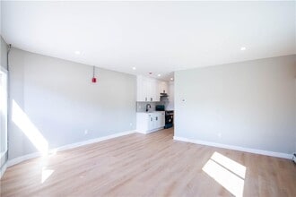 735 Broadway in Pawtucket, RI - Building Photo - Building Photo