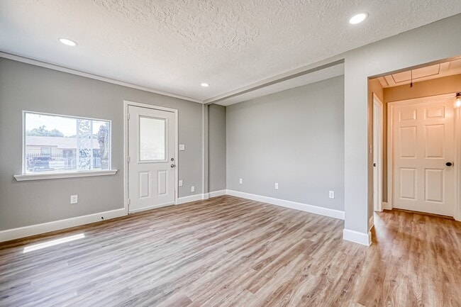 property at 6715 Victoria St