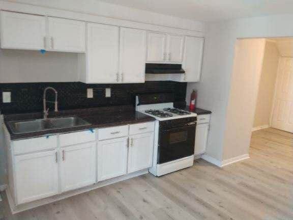 2709 Presbury St photo'