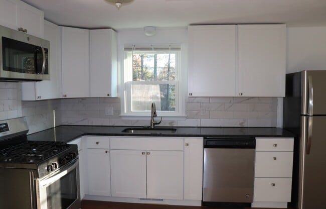 18 Eden St, Unit 18 Eden St