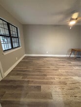 5614 Harvest Hill Rd in Dallas, TX - Foto de edificio - Building Photo