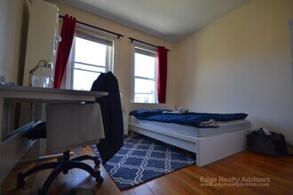1564 Commonwealth Ave, Unit 9 in Boston, MA - Foto de edificio - Building Photo