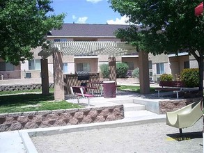 Courtside Apartments in Cottonwood, AZ - Building Photo - Building Photo