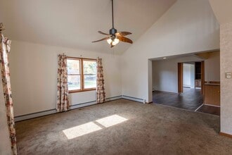 317 S Stuart St in Essex, MD - Building Photo - Building Photo