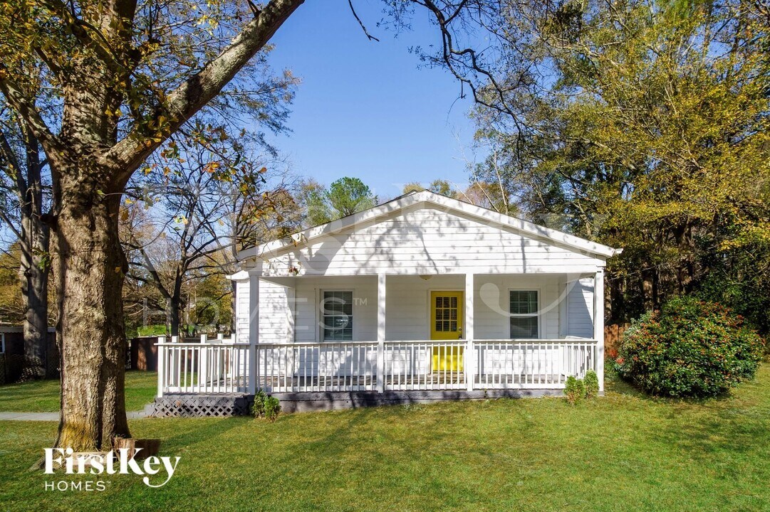 3966 Oglesby Rd in Powder Springs, GA - Building Photo