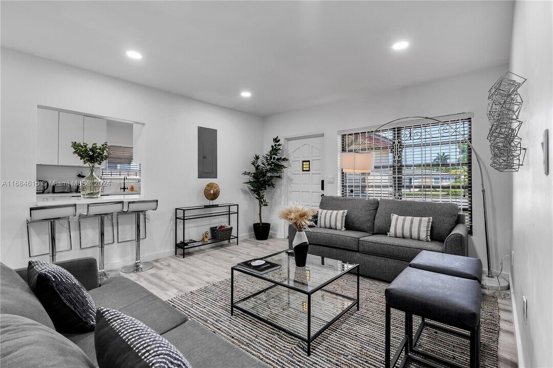 1510 Normandy Dr-Unit -2 in Miami Beach, FL - Building Photo