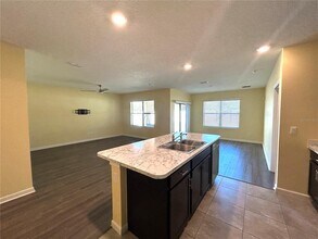 3528 Loggerhead Ln in Mims, FL - Foto de edificio - Building Photo