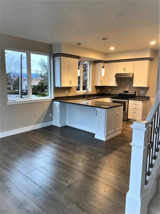 2380 Willamette St, Unit D in Eugene, OR - Building Photo - Building Photo