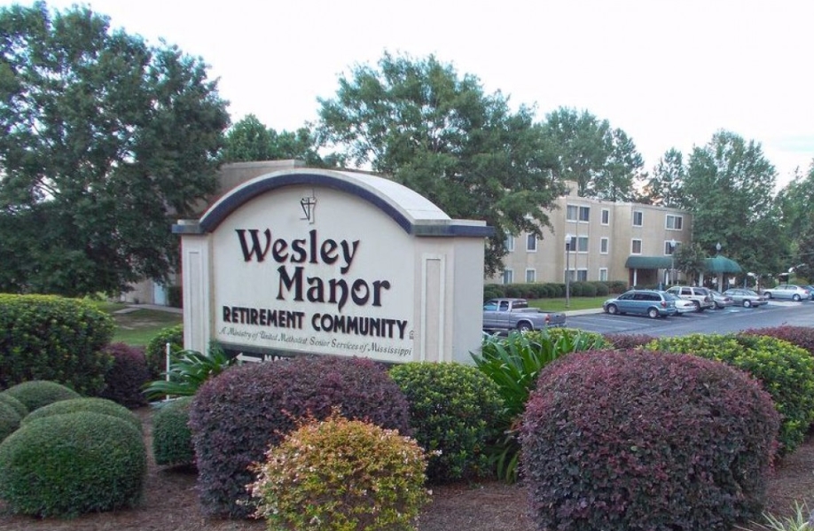 Wesley Manor Retirement Community in Hattiesburg, MS - Foto de edificio