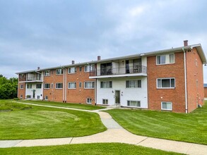 Maiden Choice Apartments in Halethorpe, MD - Foto de edificio - Building Photo