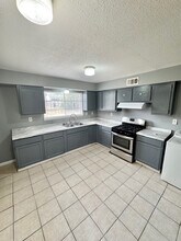 1217 Western Park Dr in Memphis, TN - Building Photo - Building Photo