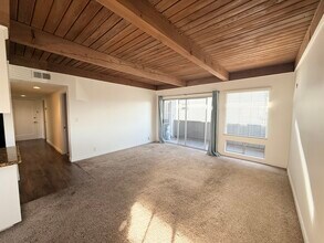 235 Avenida Aragon, Unit B in San Clemente, CA - Building Photo - Building Photo