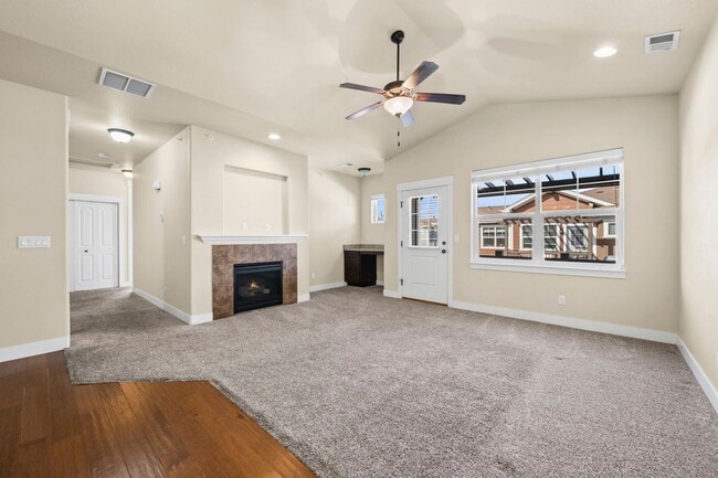 5851 Dripping Rock Ln in Fort Collins, CO - Foto de edificio - Building Photo