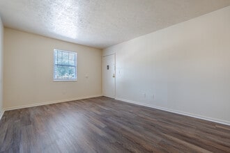Parkridge Pointe in Louisville, KY - Foto de edificio - Interior Photo