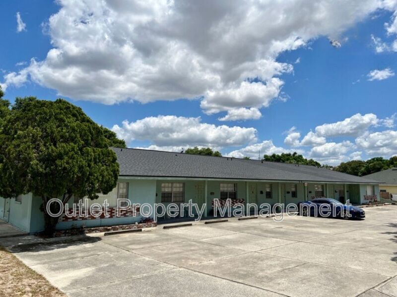 325 N 5th St in Haines City, FL - Building Photo