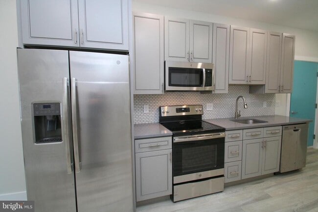 3718 Haverford Ave in Philadelphia, PA - Foto de edificio - Building Photo