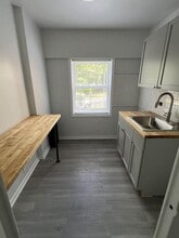 7327 N Rogers Ave in Chicago, IL - Building Photo - Building Photo