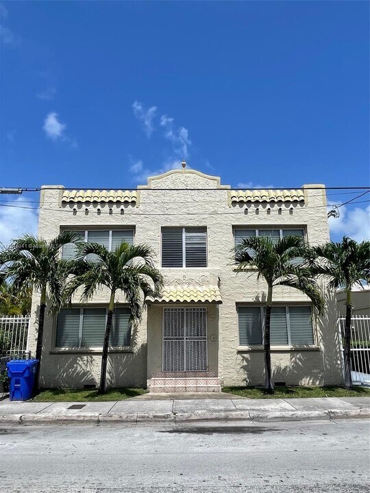 139 NW 17th Pl in Miami, FL - Building Photo
