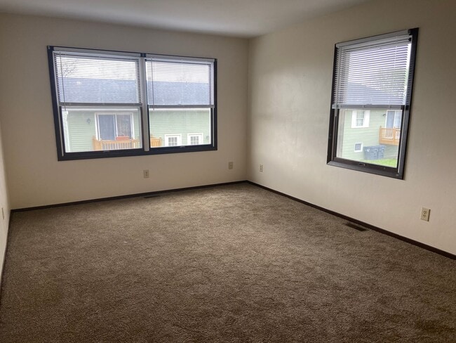 4130-4136 Canterbury Dr in Erie, PA - Building Photo - Building Photo