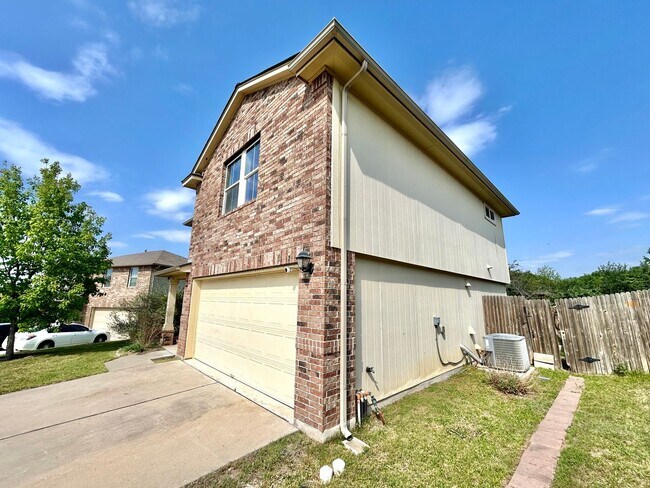 18000 Busby Dr in Manor, TX - Building Photo - Building Photo