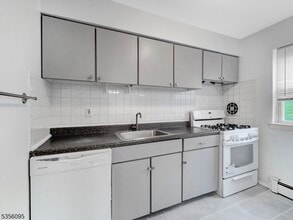 2467 NJ-10 in Morris Plains, NJ - Building Photo - Building Photo