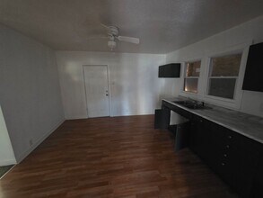 854 Mildred Ave in East St. Louis, IL - Building Photo - Building Photo