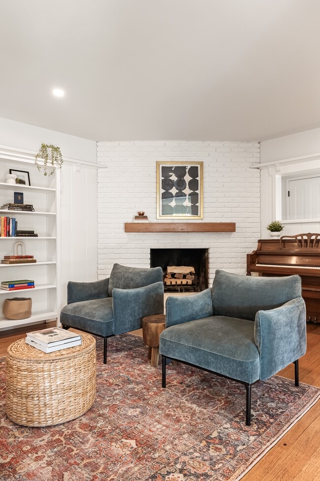 2510 Santiago St in Santa Ana, CA - Building Photo - Building Photo