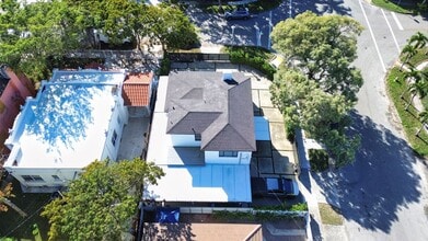 927 SW 18th Ave in Miami, FL - Building Photo - Building Photo