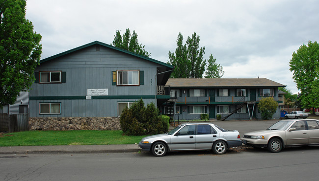 112-960 NW Hayes in Corvallis, OR - Foto de edificio - Building Photo