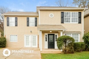 421 Peachtree Rd in Charlotte, NC - Building Photo