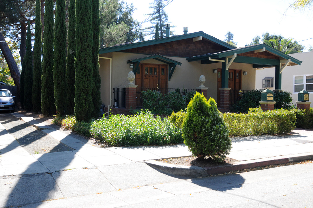 242-244 Ramona St in Palo Alto, CA - Foto de edificio