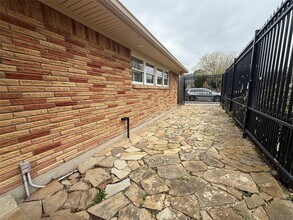 822 Hidden Valley Dr in Houston, TX - Building Photo - Building Photo